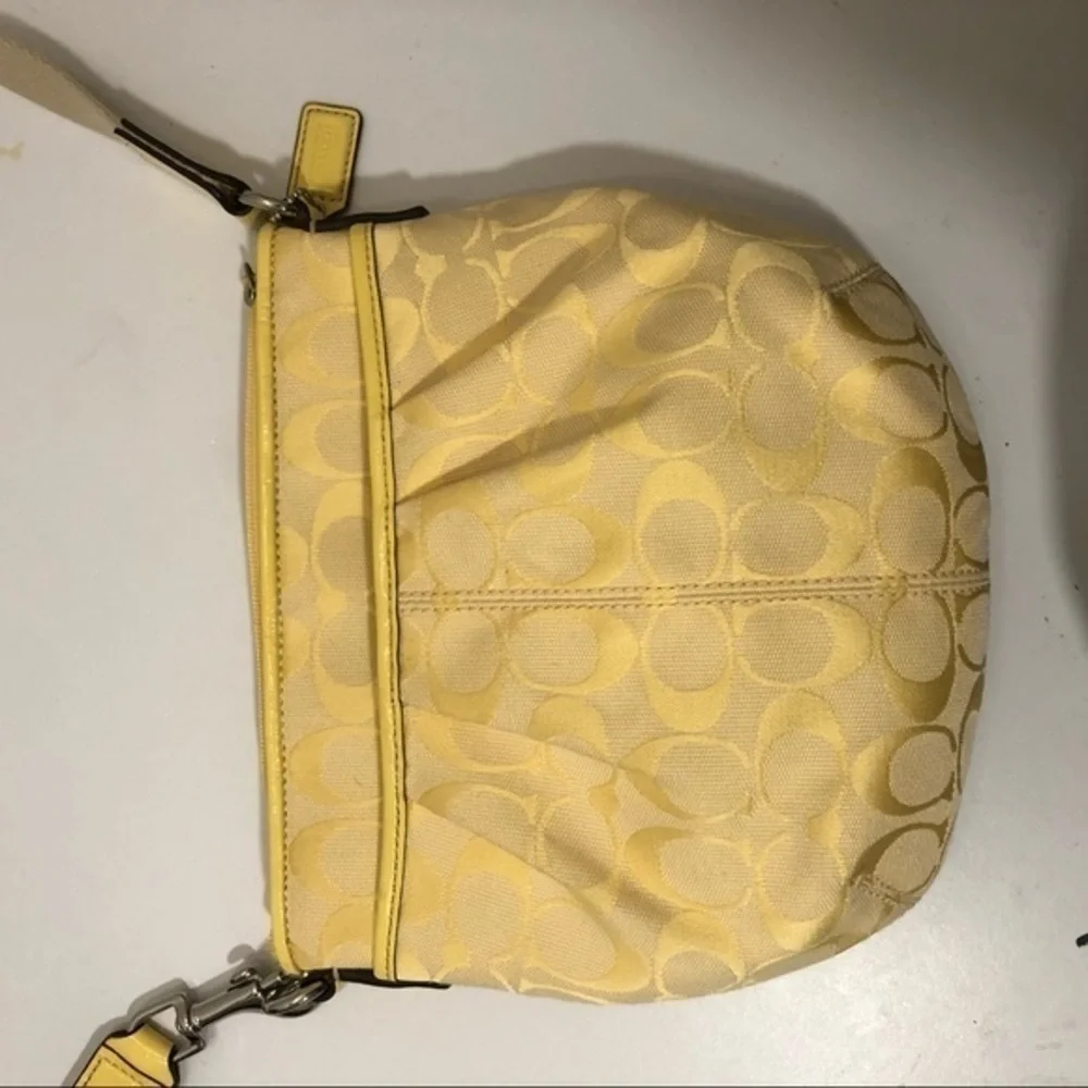 Coach vintage y2k signature yellow crossbody swingpack bag